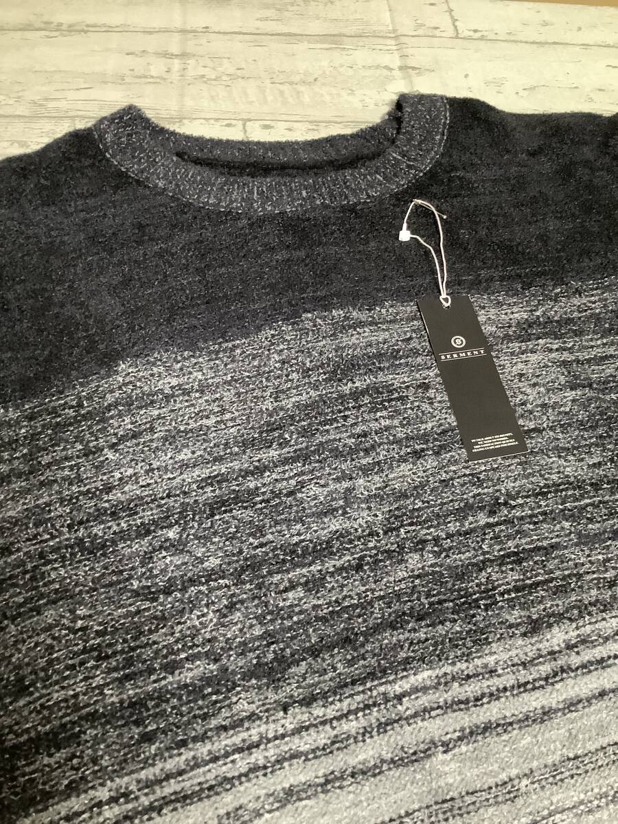 RE★LLサイズ★新品未使用　ニットセーター★ 定価7,900円　モノトーングラデーション_画像4