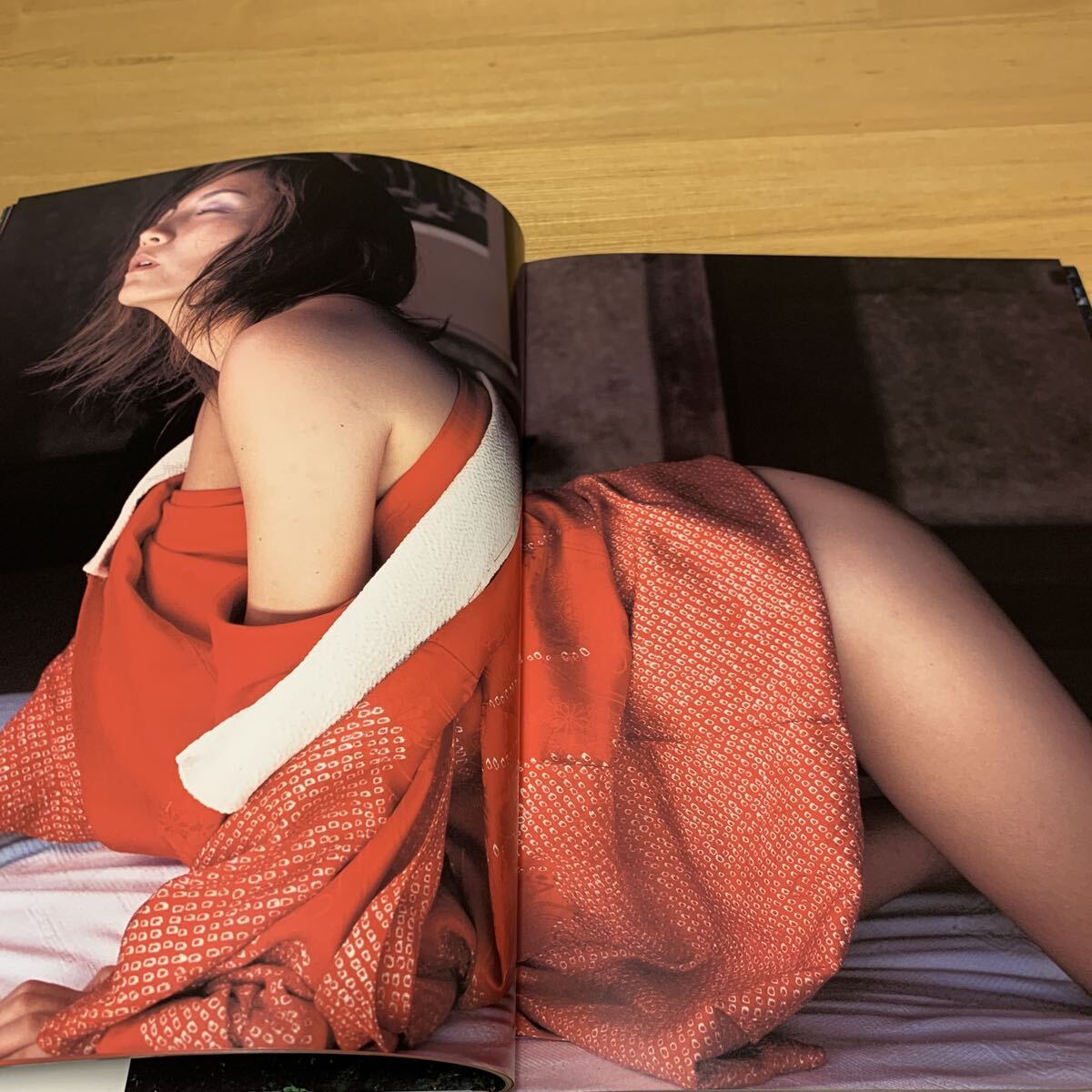 くちづけ　吉本多香美寫真集 橋本雅司／撮影