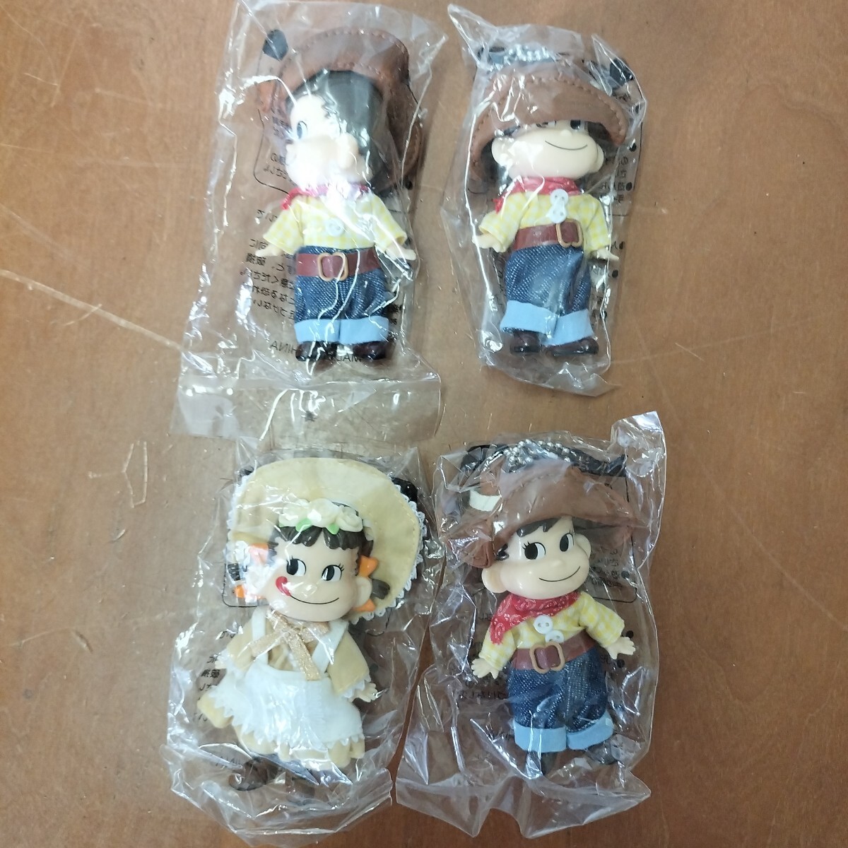 r428 ぺこちゃんフィギュア11体セット 不二家ぺこちゃん_画像2