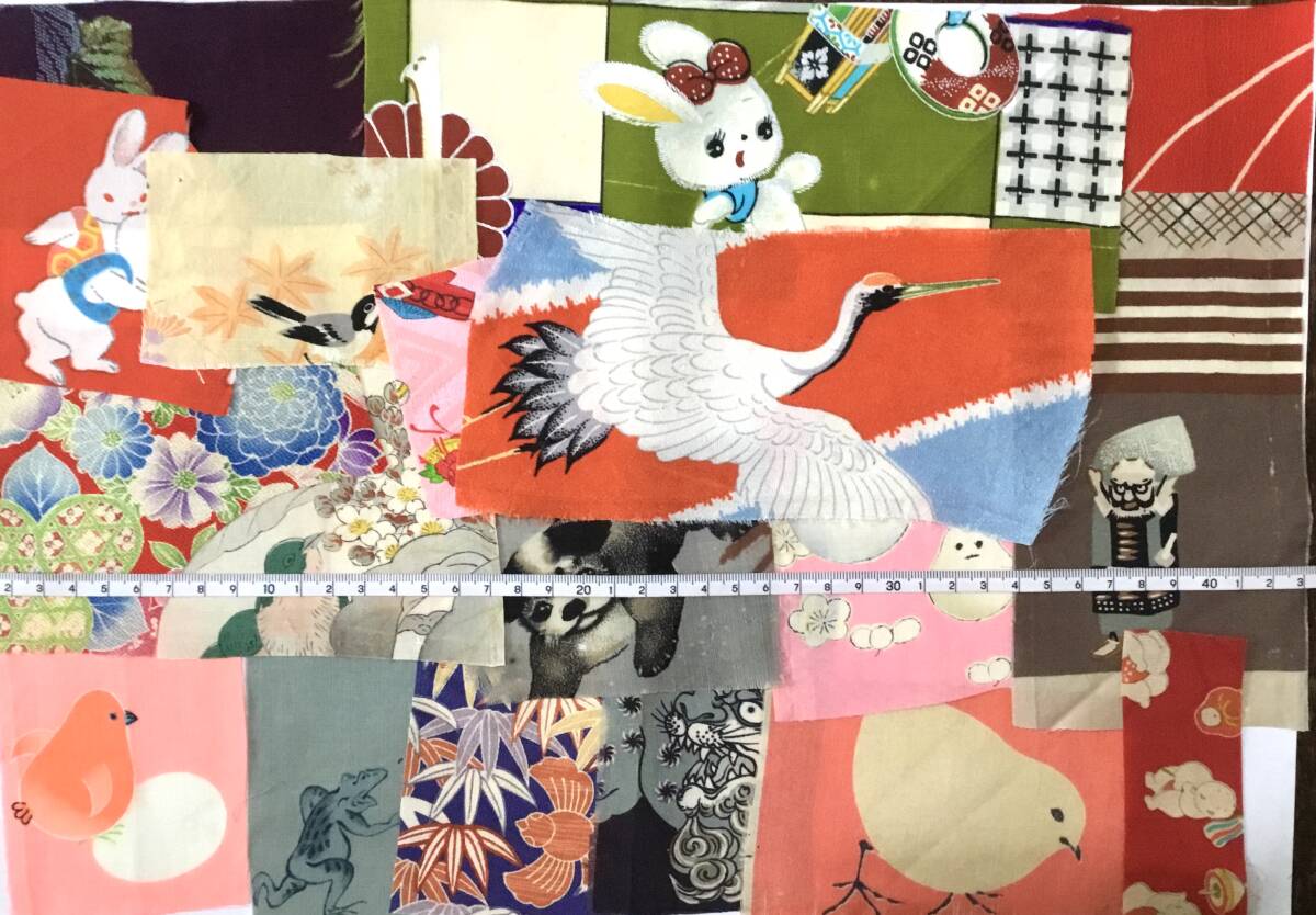 古布890・絹ハギレ(鶴 兎 雀 童子) 時代着物地_画像1