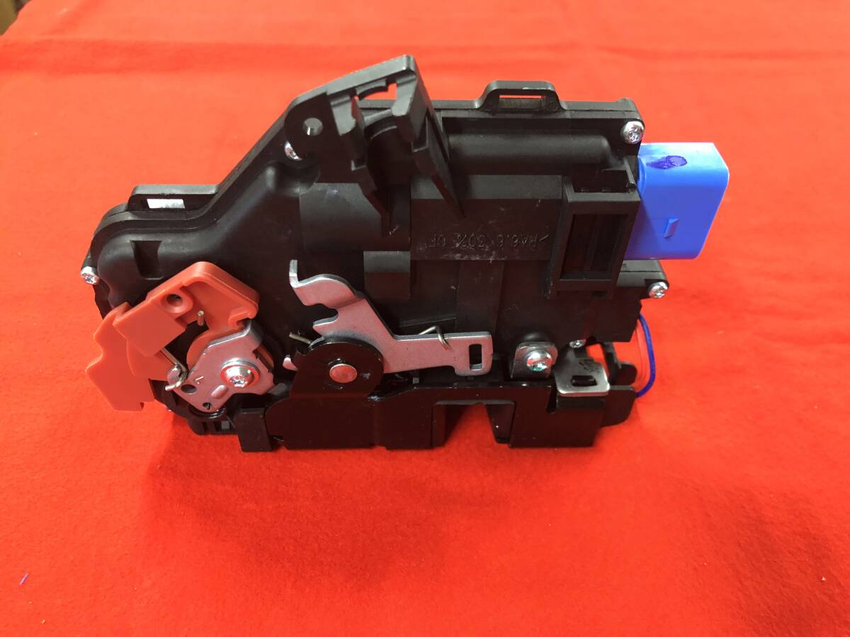 ポルシェ 997 ターボ　左ハンドル用　運転席側ドアロック　アクチュエータ　社外品　品番　3D1837015C_画像2