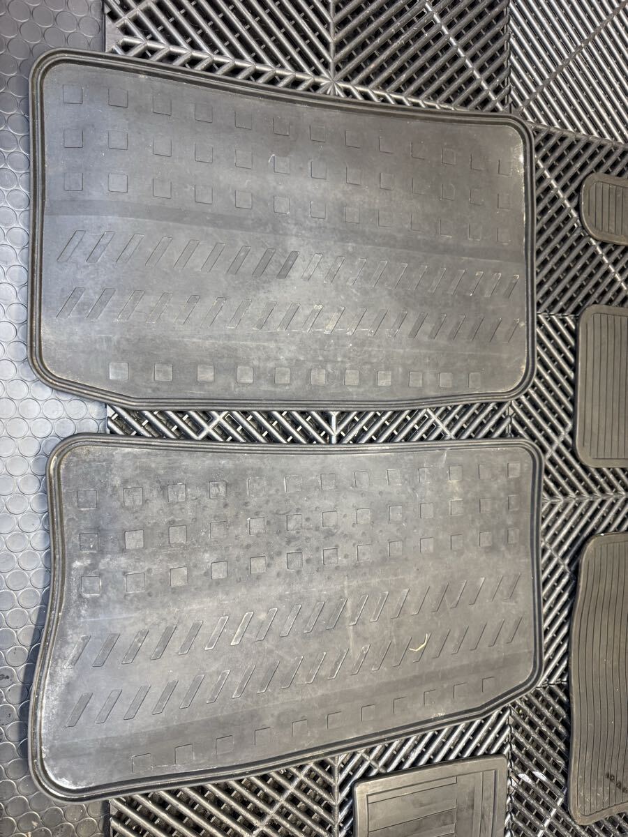 ダイハツ純正　ハイゼットカーゴ　S331Ｖ S321V フロアマット　リア　_画像3