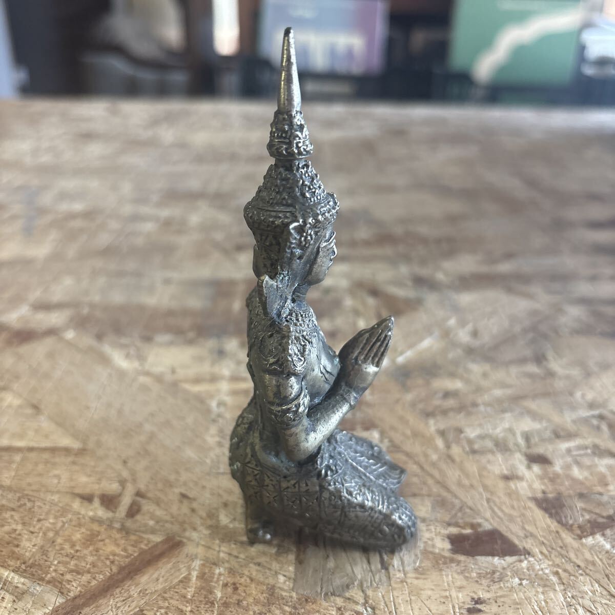 ○d111 置物 仏像 タイ 仏教美術 金属製 アンティーク_画像4