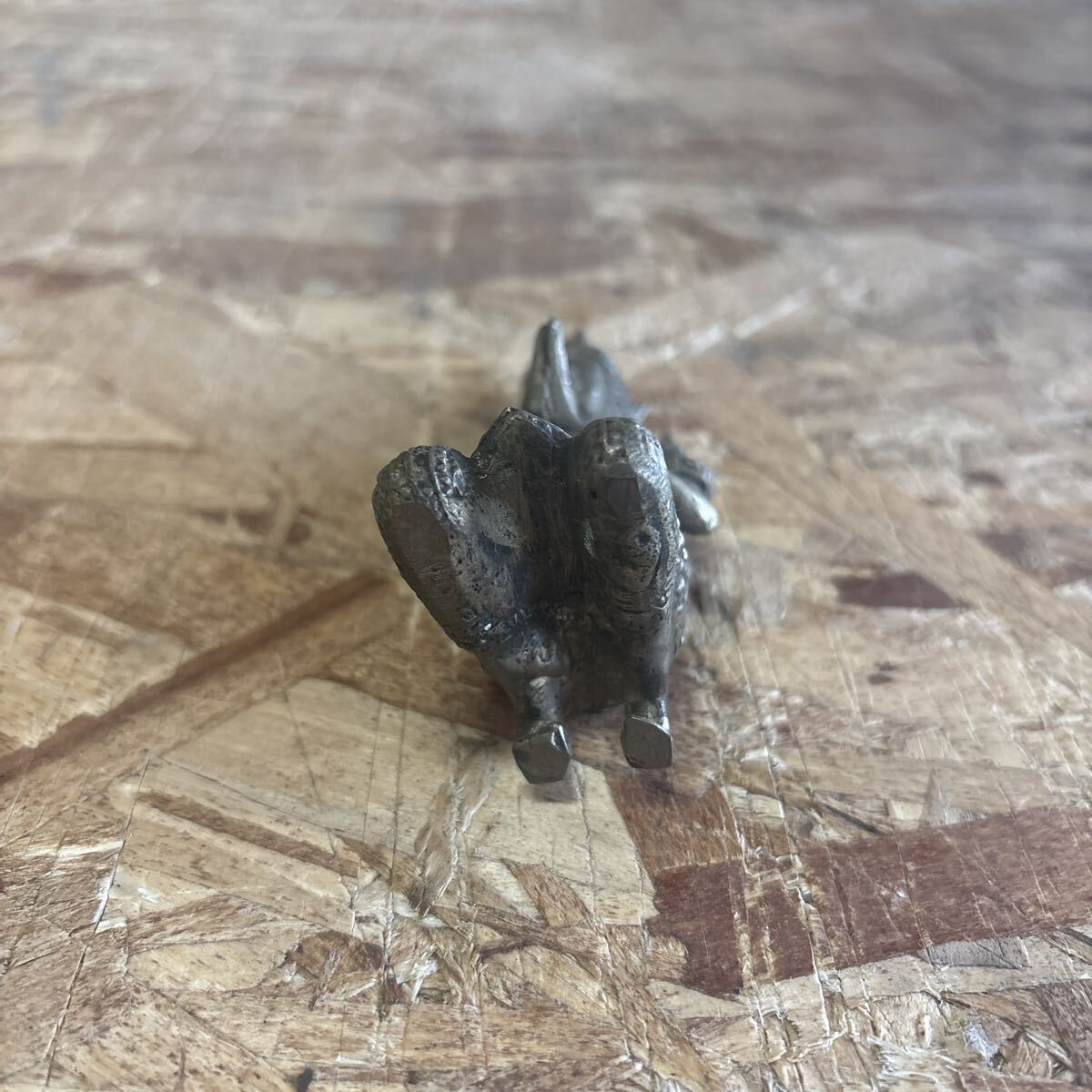 ○d111 置物 仏像 タイ 仏教美術 金属製 アンティーク_画像6