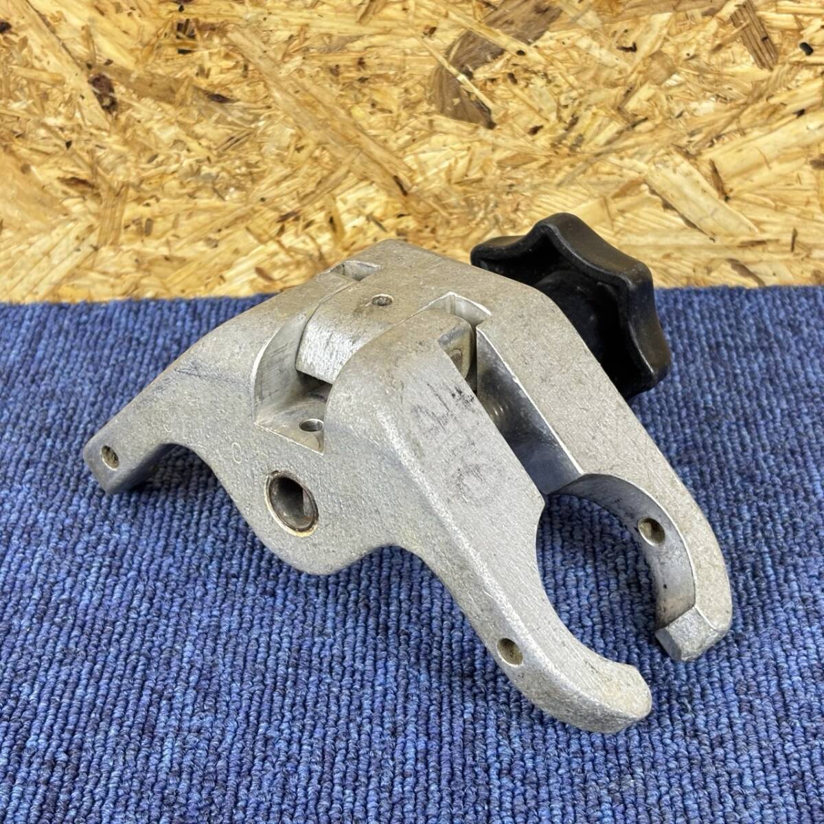 【中古品】MCC 松阪鉄工所 本体のみ PEエルボークランプ 25A,30A ガスPE 管工事用 C115_画像5