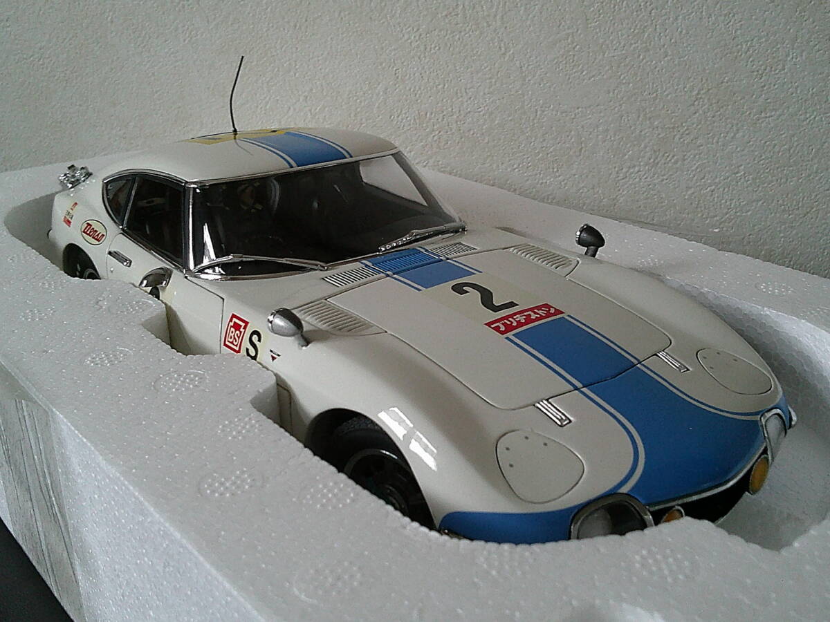 AUTOart 1/18 86716 TOYOTA 2000GT 24 HRS FUJI 1967 #2 トヨタ2000GT 富士24時間耐久 ゼッケン2 オートアート ダイキャスト制 未展示品