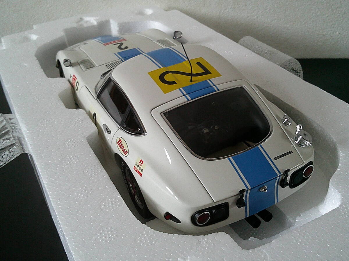 AUTOart 1/18 86716 TOYOTA 2000GT 24 HRS FUJI 1967 #2 トヨタ2000GT 富士24時間耐久 ゼッケン2 オートアート ダイキャスト制 未展示品