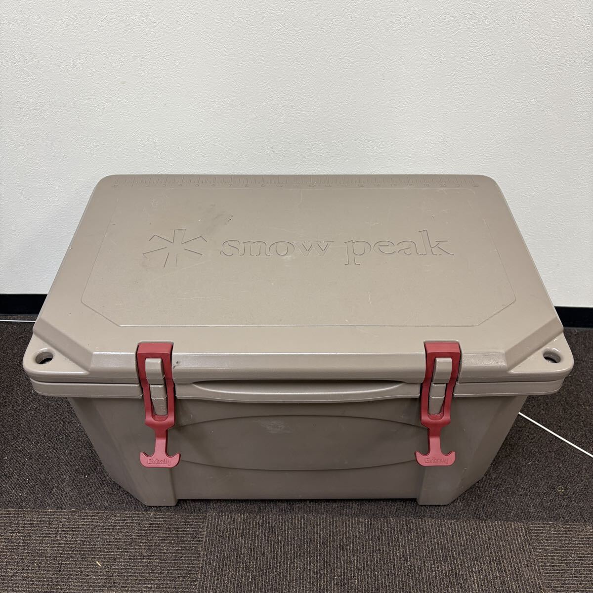 snow peak ハードロッククーラー 40QT UG-302GY キャンプ クーラー/保冷器具 032374001 snow peak UG-302GY ハードロッククーラー 40QT クーラー ボックス