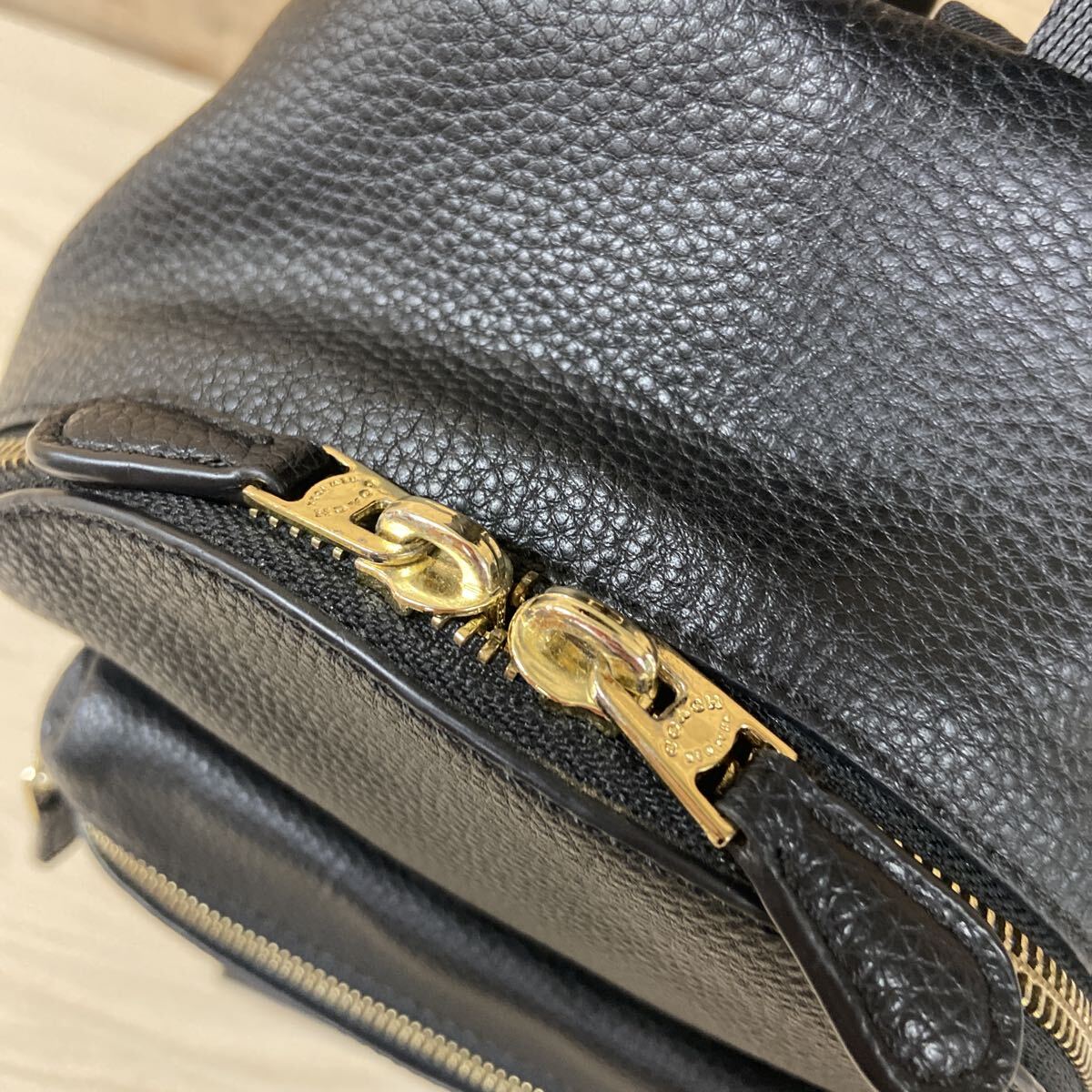 23 COACH コーチ ミニ チャーリー レザー リュックサック デイパック バックパック レディース ブラック系 _画像3