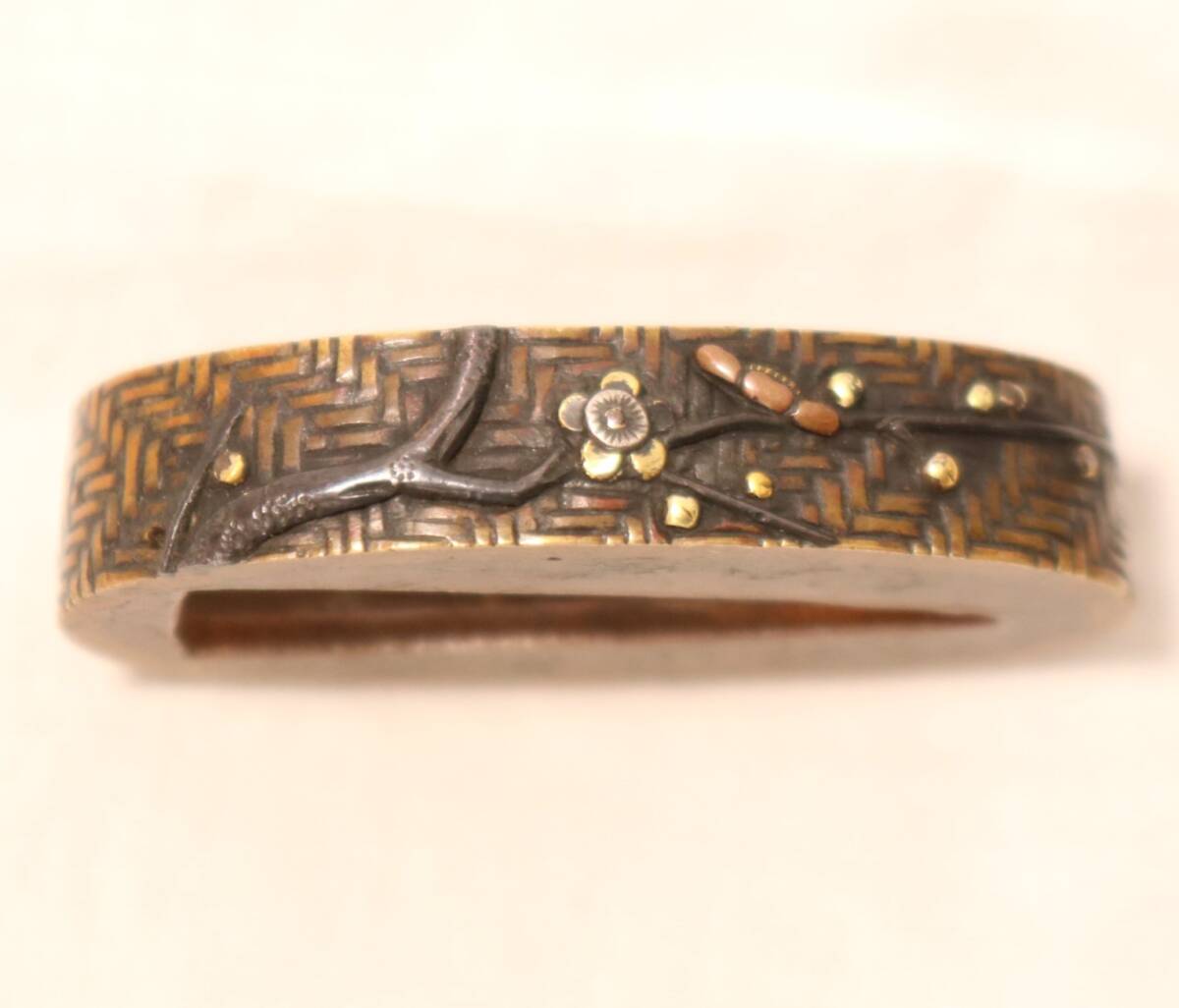 枝花小景図~編目地に金、銀象嵌入~刀剣縁頭乃縁金具 刀装具_画像1