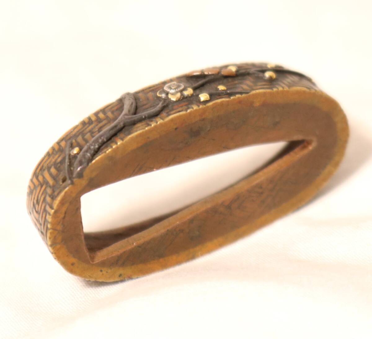 枝花小景図~編目地に金、銀象嵌入~刀剣縁頭乃縁金具 刀装具_画像5