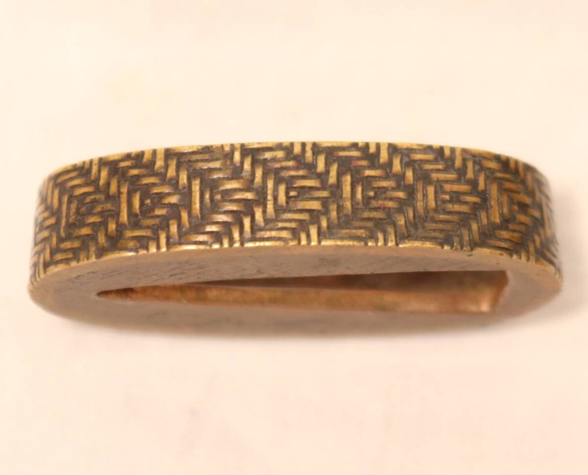 枝花小景図~編目地に金、銀象嵌入~刀剣縁頭乃縁金具 刀装具_画像2