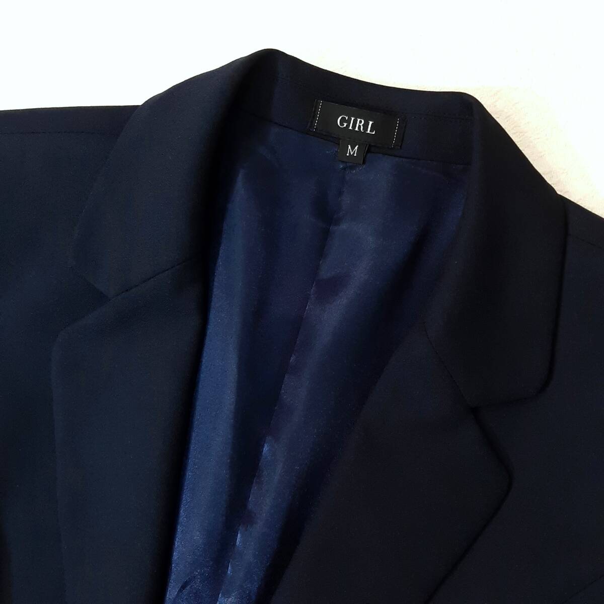 b1 送料無料★GIRL 上下セットスーツ 21780円★長袖 テーラード ジャケット＆レース ひざ下丈 半袖ワンピース Mサイズ 濃紺色 卒業式入学式_画像6