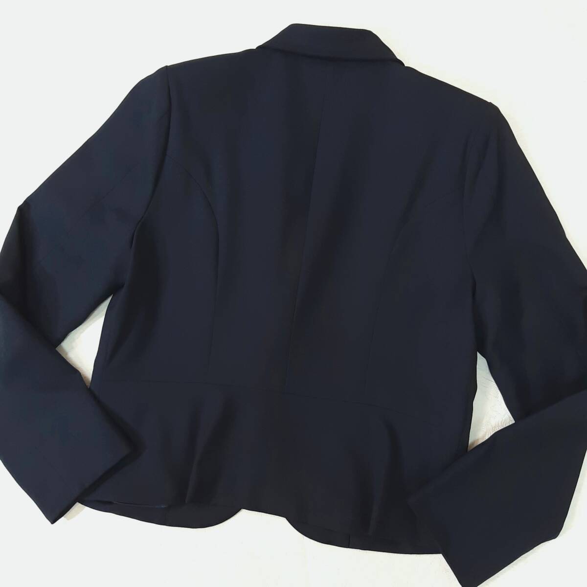 b1 送料無料★GIRL 上下セットスーツ 21780円★長袖 テーラード ジャケット＆レース ひざ下丈 半袖ワンピース Mサイズ 濃紺色 卒業式入学式_画像5