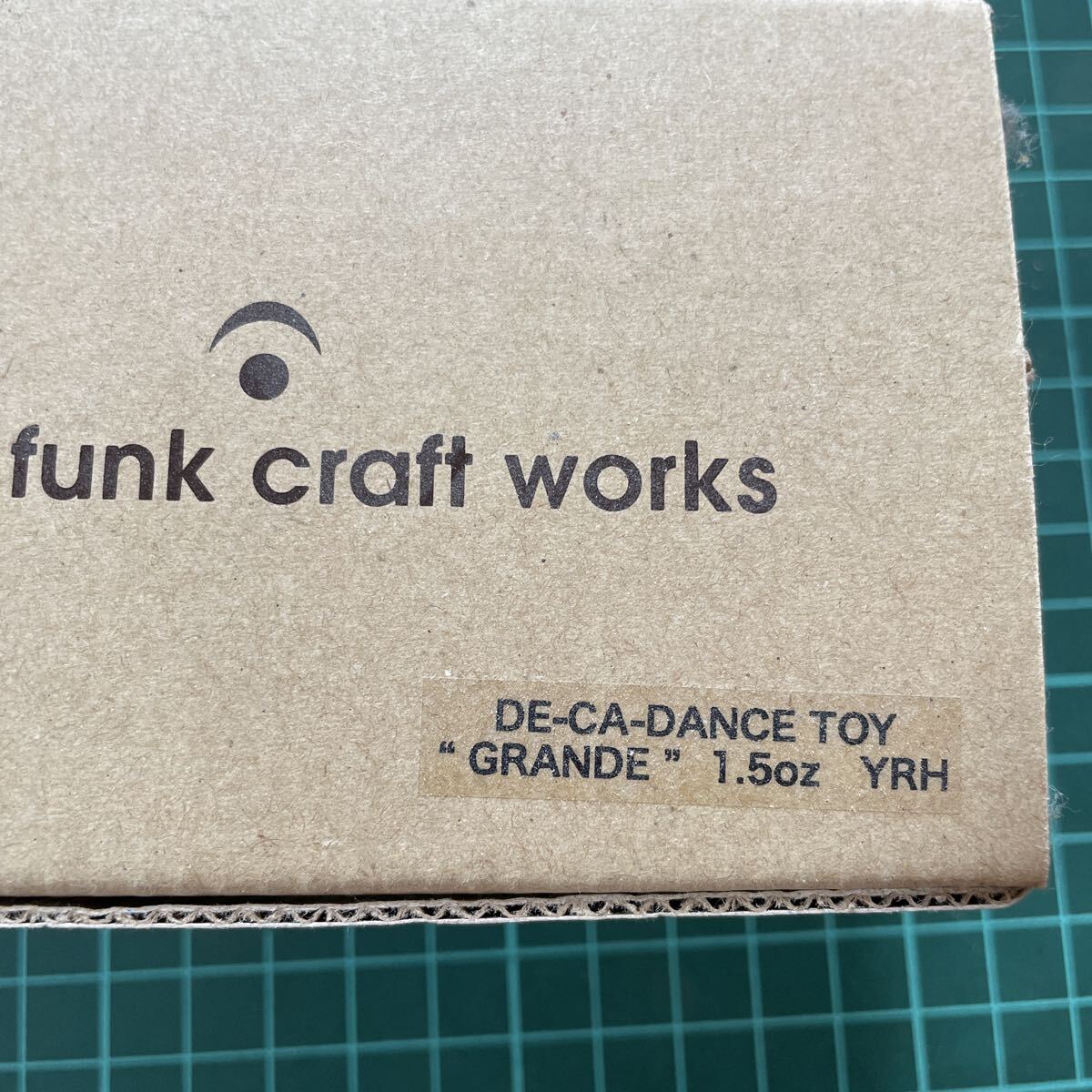 クワイエットファンク　デカダンストーイ　グランデ　1.5OZ 新品未使用　ザウルス_画像2