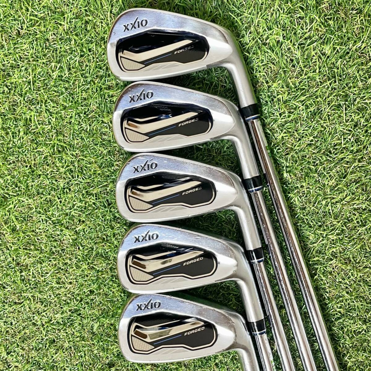 【豪華9本】XXIO FORGED ゼクシオフォージド 2017年モデル アイアンセット 9本 メンズ R 右 N.S.PRO 930GH DUNLOP ダンロップ_画像2