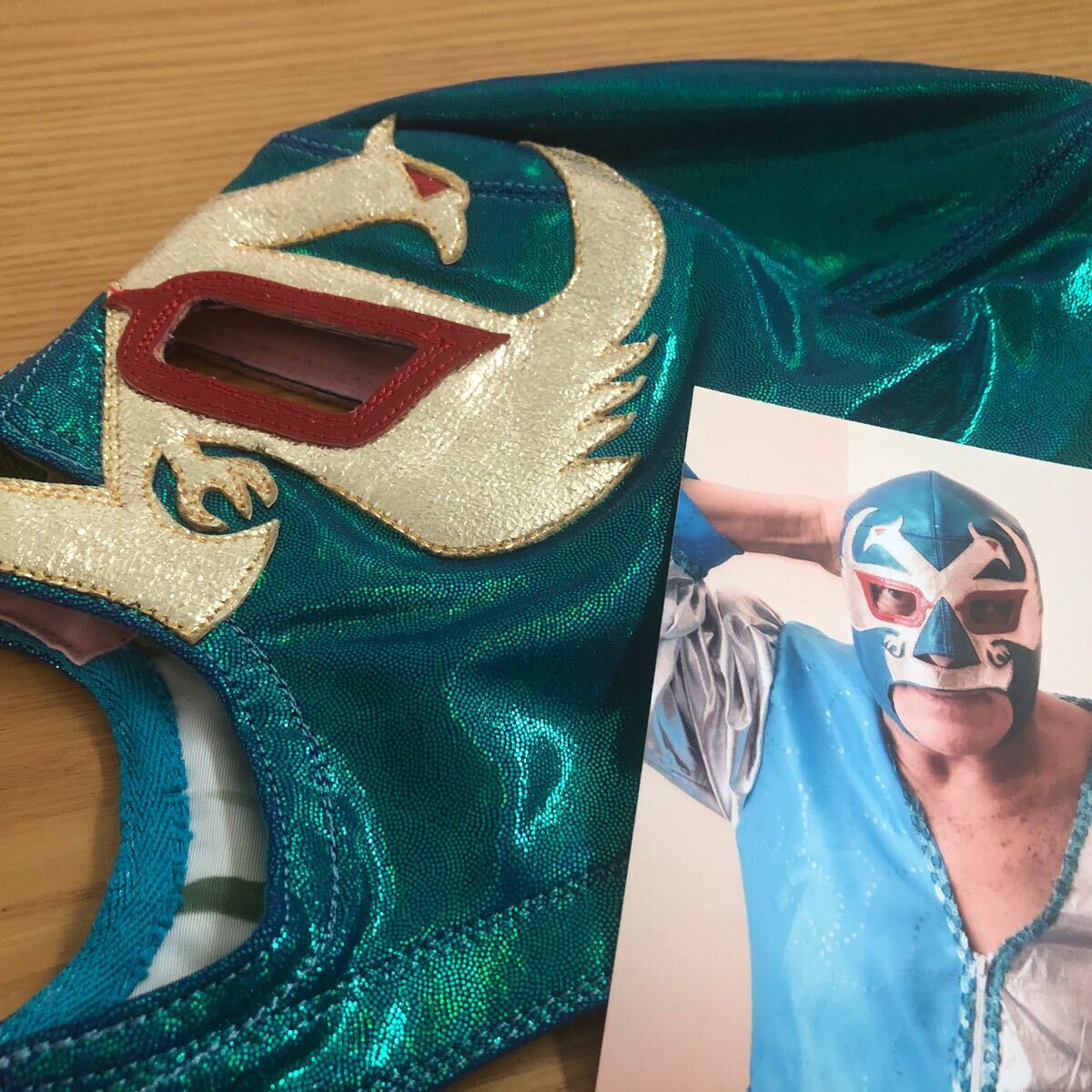 ドスカラス　直筆サイン入　着用写真付き 試合用マスク_画像1