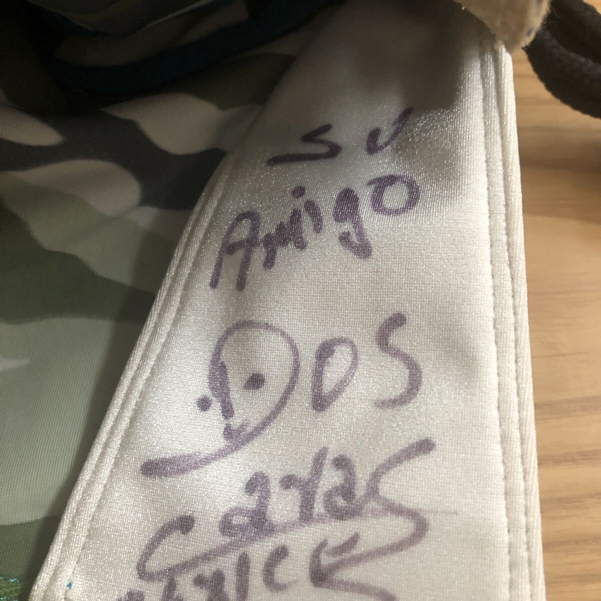 ドスカラス　直筆サイン入　着用写真付き 試合用マスク_画像2