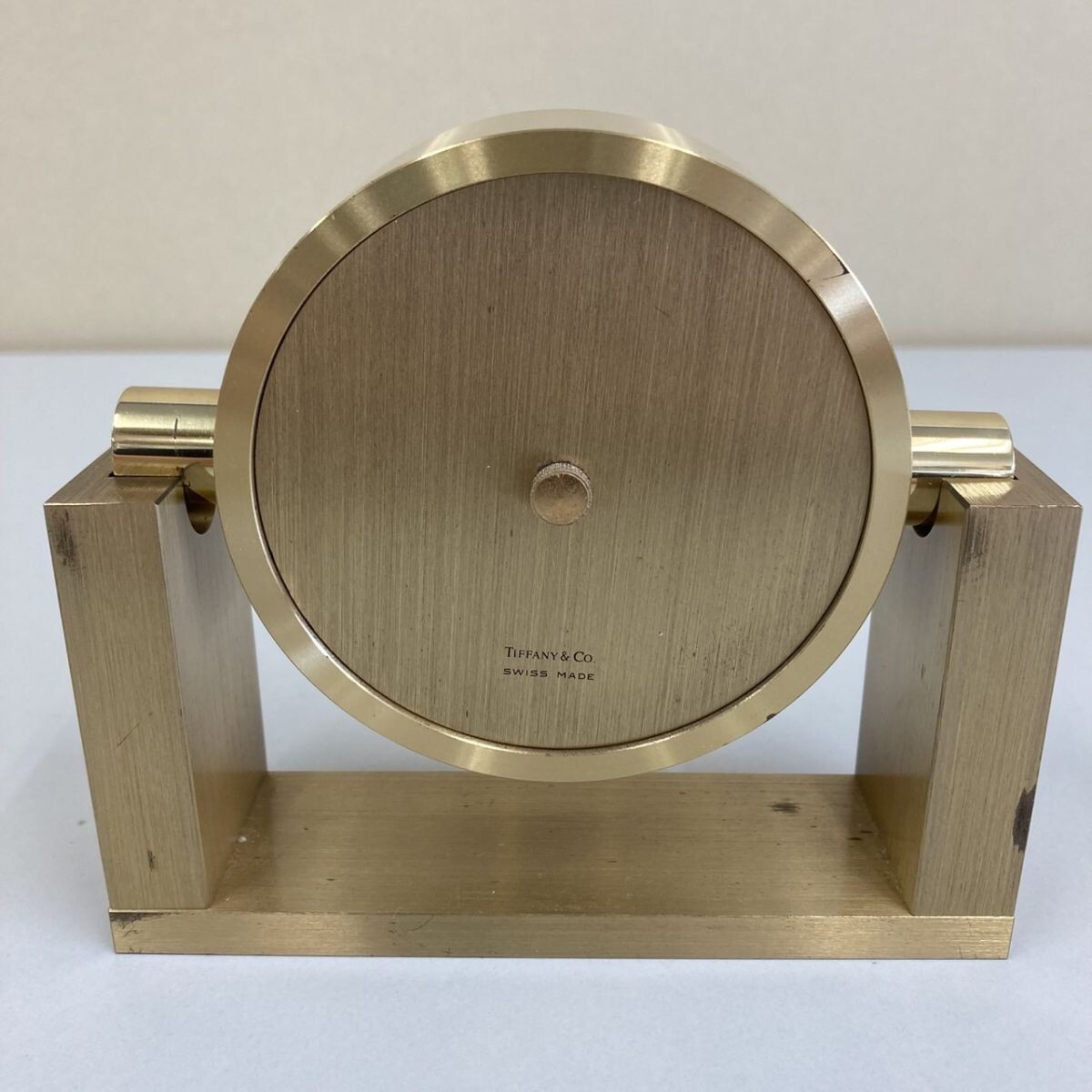 D349-T6-3784 TIFFANY&Co. クォーツ 215389 置時(shí)計(jì) 稼働 ゴールドカラー ホワイト文字盤 2針 インテリア TE