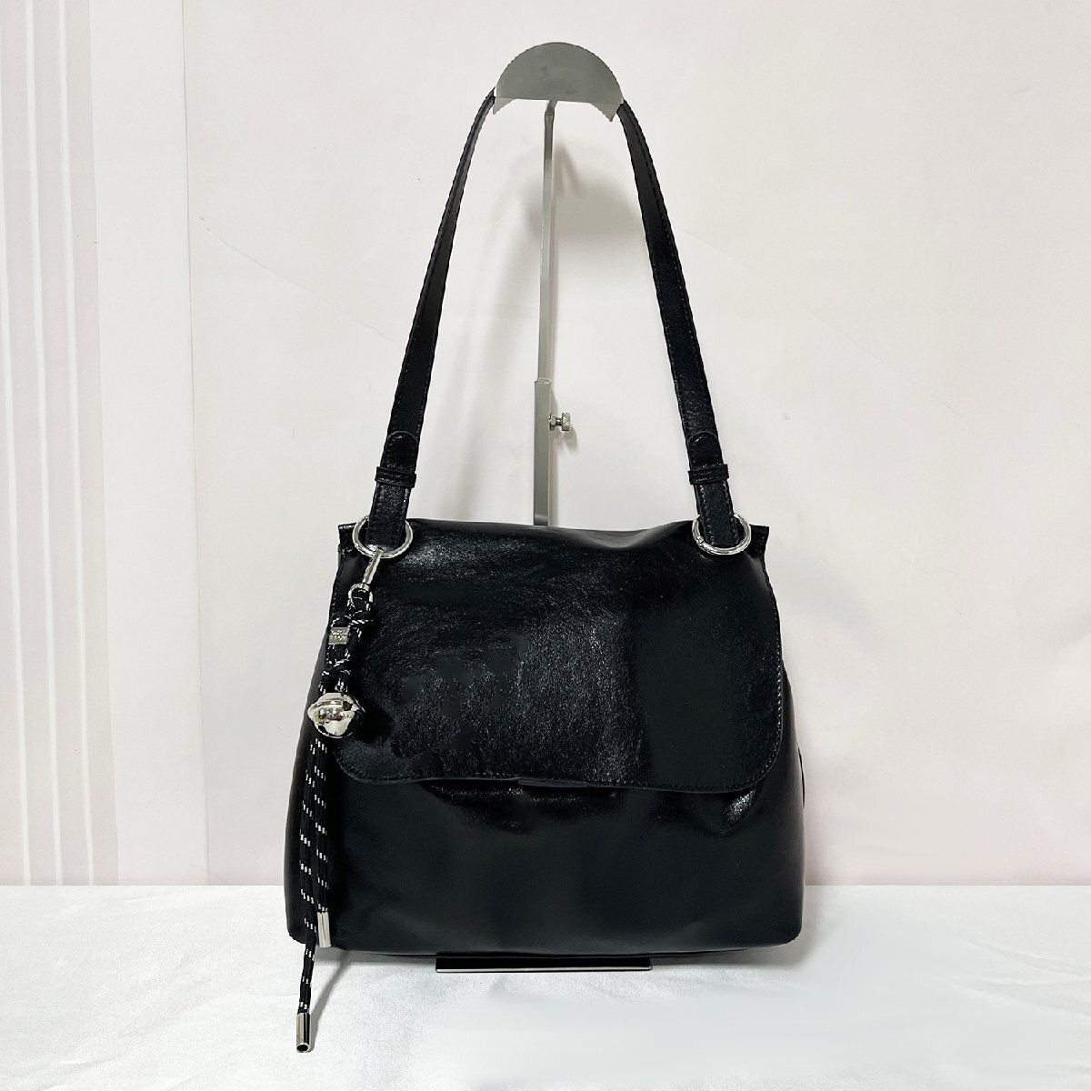 人気?ハンドバッグ 定価12萬◆Emmauela?イタリア?ミラノ発◆牛革 レザー 大容量 無地 2way 肩掛け ショルダーバッグ レディース 旅行