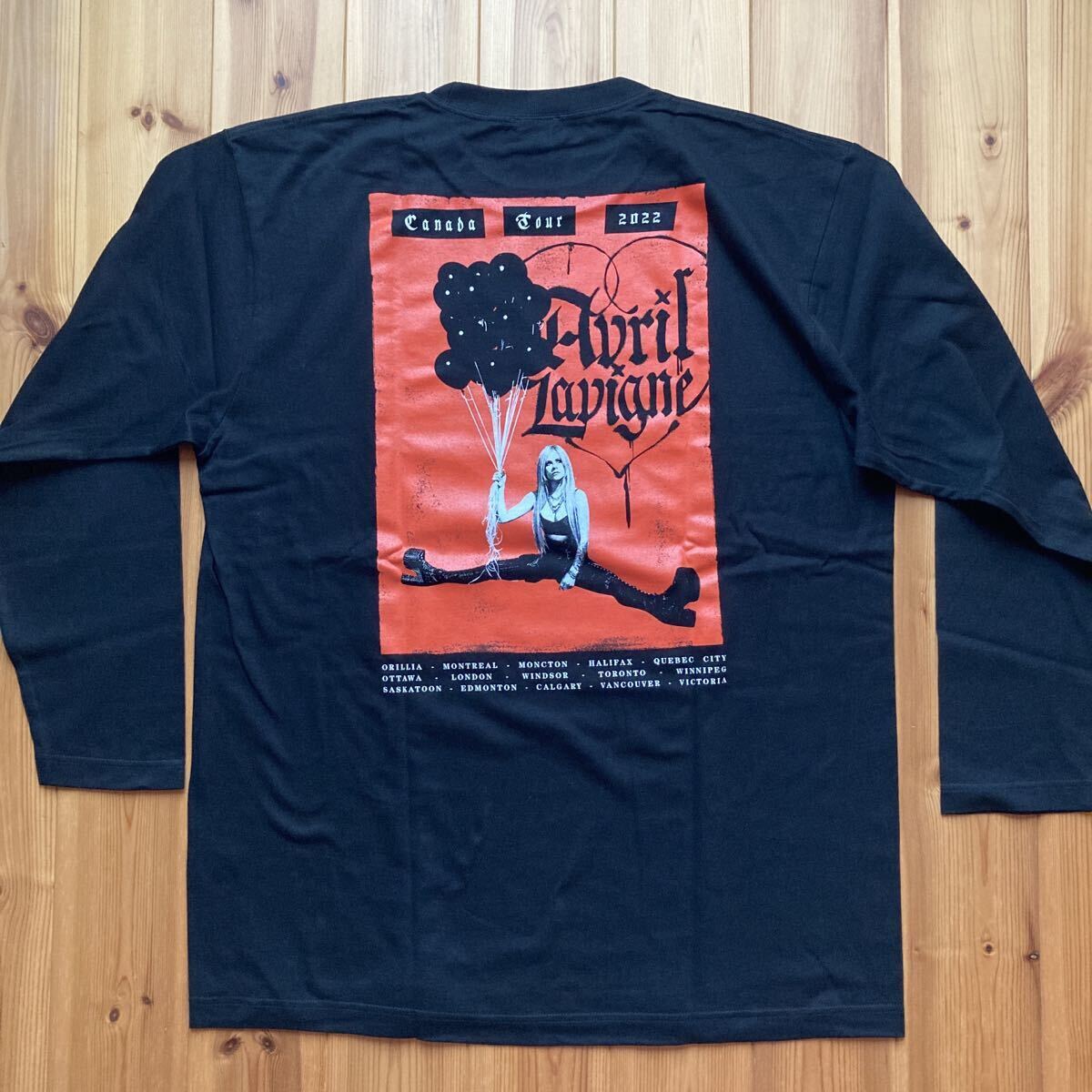 新品★Avril Lavigne アヴリル・ラヴィーン★Bite Me Baroon Canada Tour 2022 長袖 Tシャツ/XLサイズ 黒 ロングスリーブ_画像2