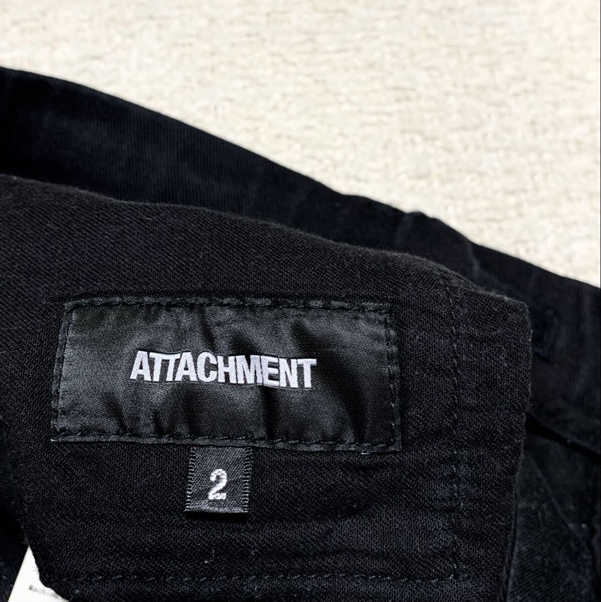美品:アタッチメント.ハイパワー ストレッチ ツイル スリム イージー パンツ 2(黒/AP91-204/立体裁断仕立て/W74-82股下72/カズユキクマガイ_画像6