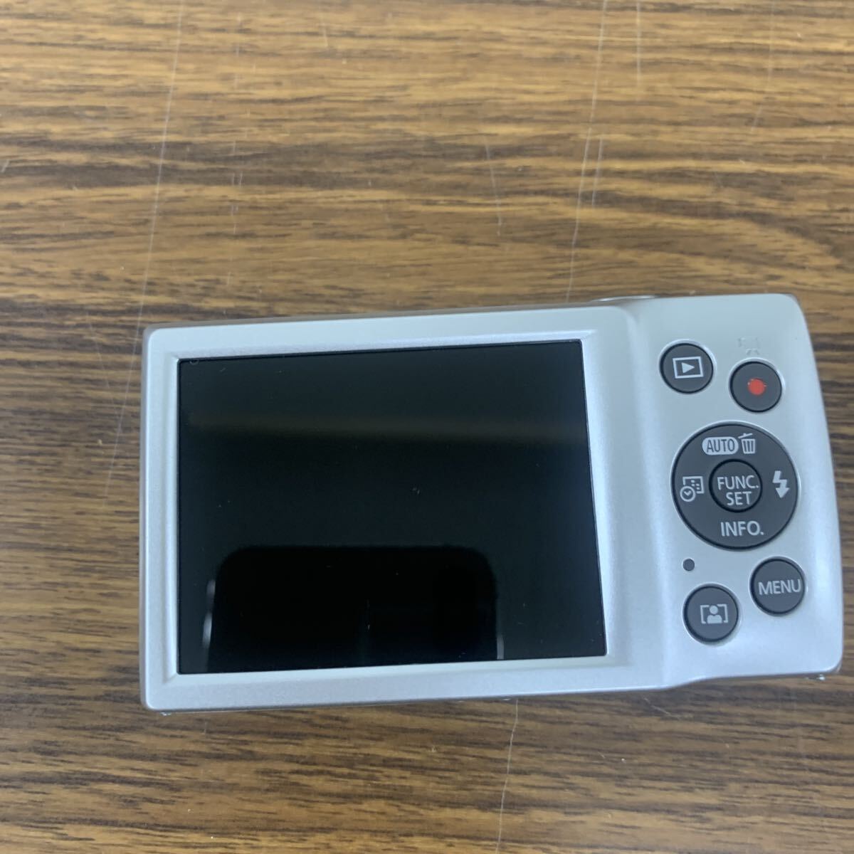 美品 Canon IXY 200 コンパクトデジタルカメラ デジタルカメラ シルバー キャノン