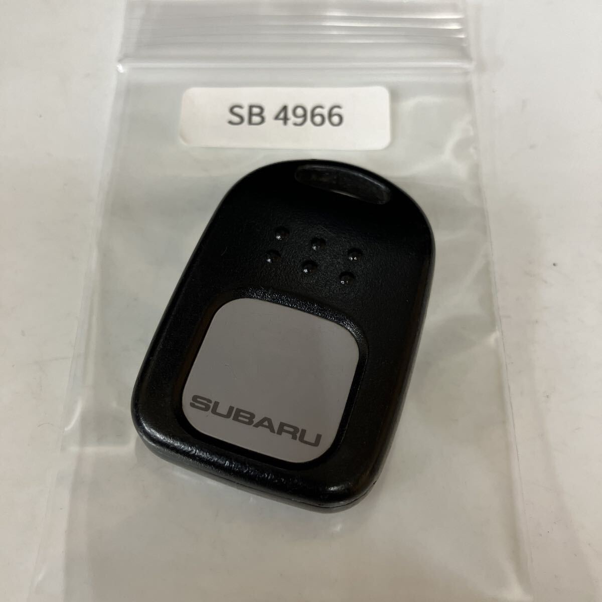 SB4966 スバル 純正キーレス プレオ EN07 赤外線式 ヴィヴィオ サンバー KK3 KK4 RA1 RA2 TV1 TW1等　1ボタン