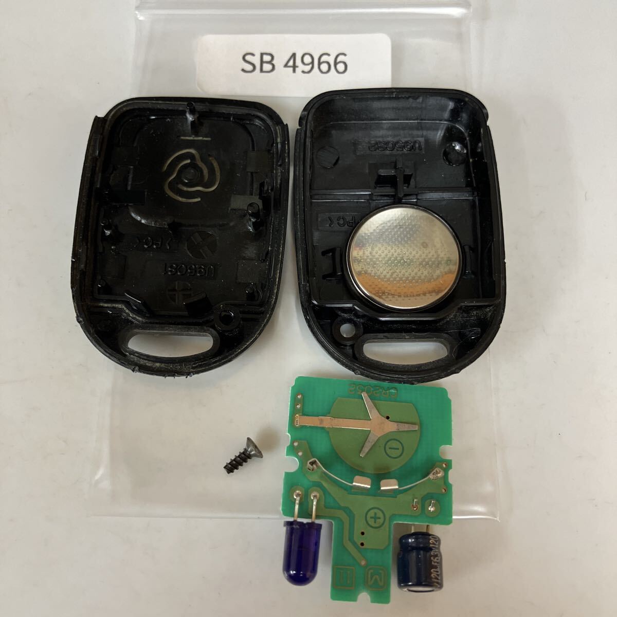 SB4966 スバル 純正キーレス プレオ EN07 赤外線式 ヴィヴィオ サンバー KK3 KK4 RA1 RA2 TV1 TW1等　1ボタン