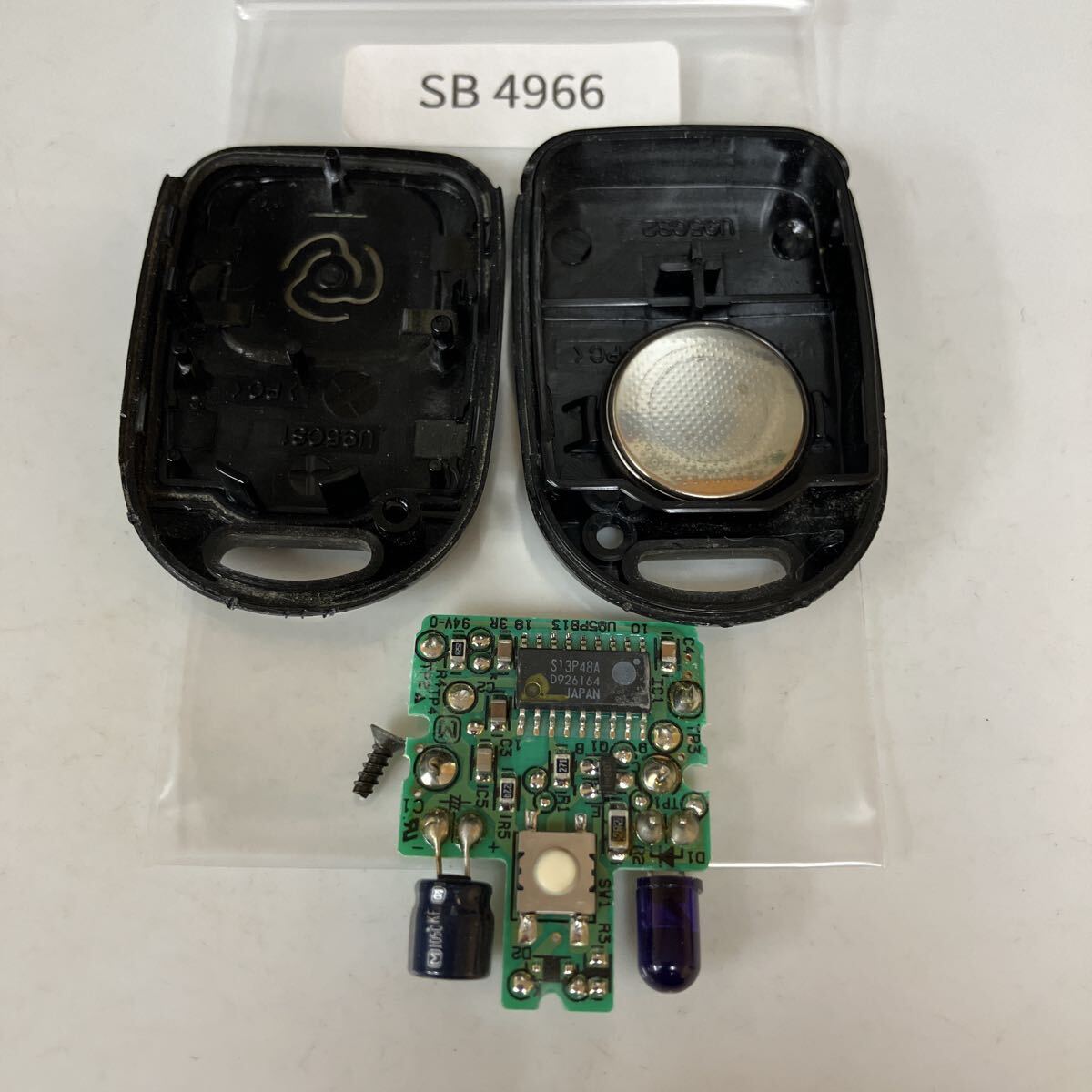 SB4966 スバル 純正キーレス プレオ EN07 赤外線式 ヴィヴィオ サンバー KK3 KK4 RA1 RA2 TV1 TW1等　1ボタン