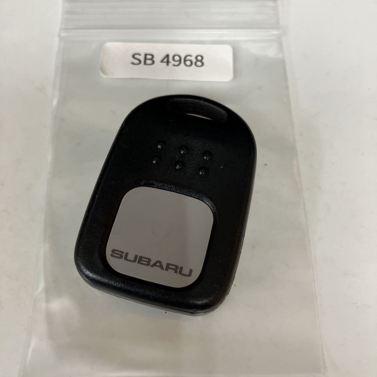 SB4968 スバル 純正キーレス プレオ EN07 赤外線式 ヴィヴィオ サンバー KK3 KK4 RA1 RA2 TV1 TW1等　1ボタン