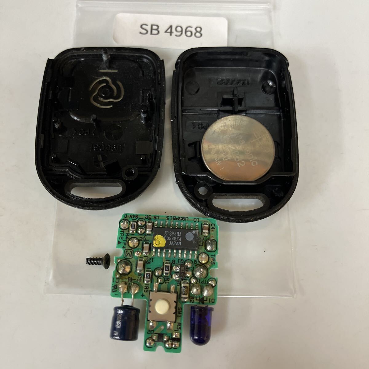 SB4968 スバル 純正キーレス プレオ EN07 赤外線式 ヴィヴィオ サンバー KK3 KK4 RA1 RA2 TV1 TW1等　1ボタン