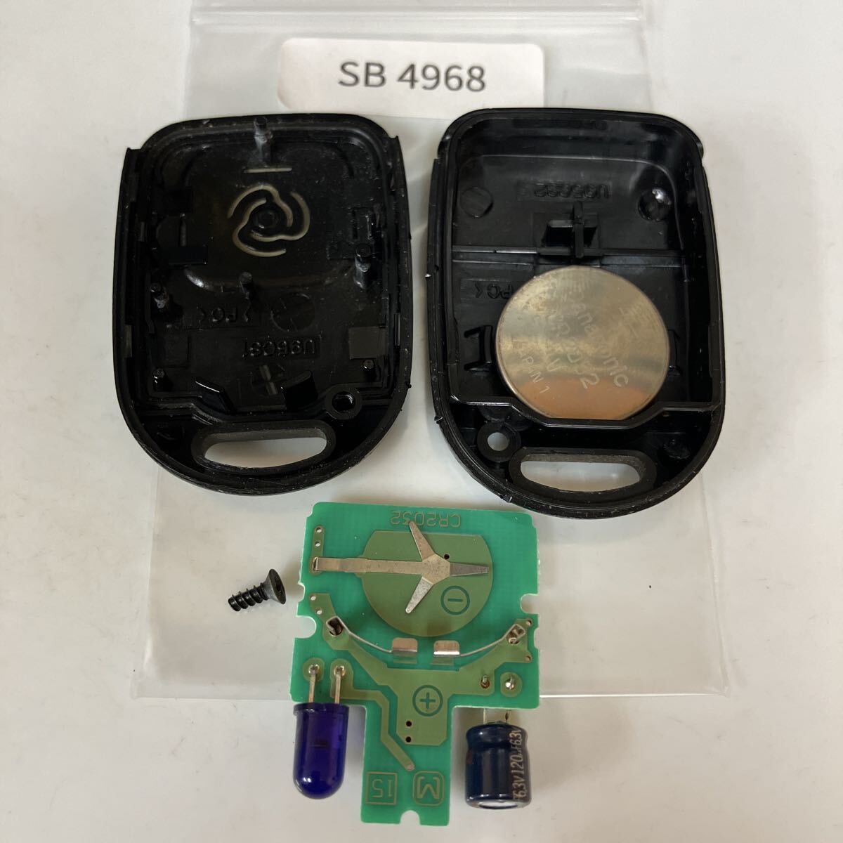 SB4968 スバル 純正キーレス プレオ EN07 赤外線式 ヴィヴィオ サンバー KK3 KK4 RA1 RA2 TV1 TW1等　1ボタン