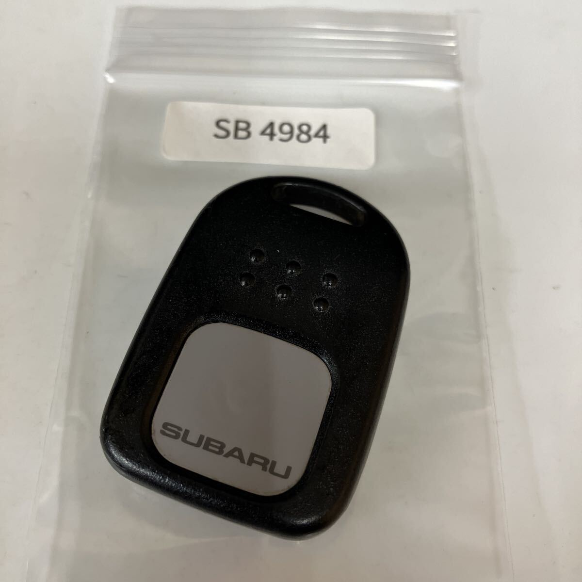 SB4984 スバル 純正 キーレス プレオ EN07 赤外線(xiàn)式 ヴィヴィオ サンバー KK3 KK4 RA1 RA2 TV1 TW1等　1ボタン