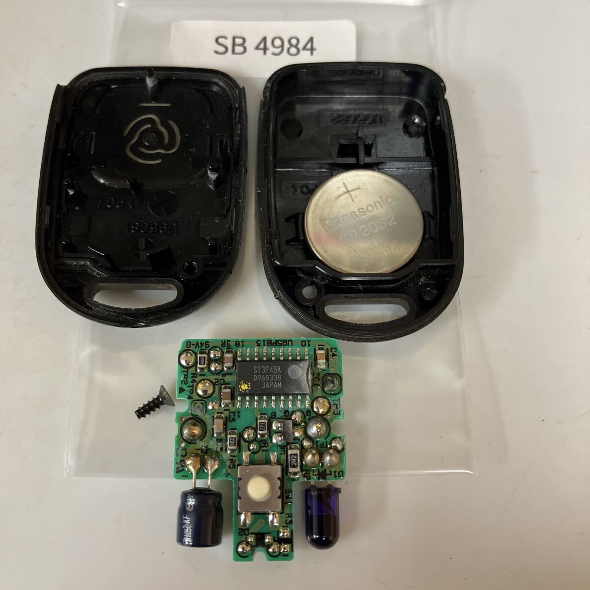 SB4984 スバル 純正 キーレス プレオ EN07 赤外線(xiàn)式 ヴィヴィオ サンバー KK3 KK4 RA1 RA2 TV1 TW1等　1ボタン