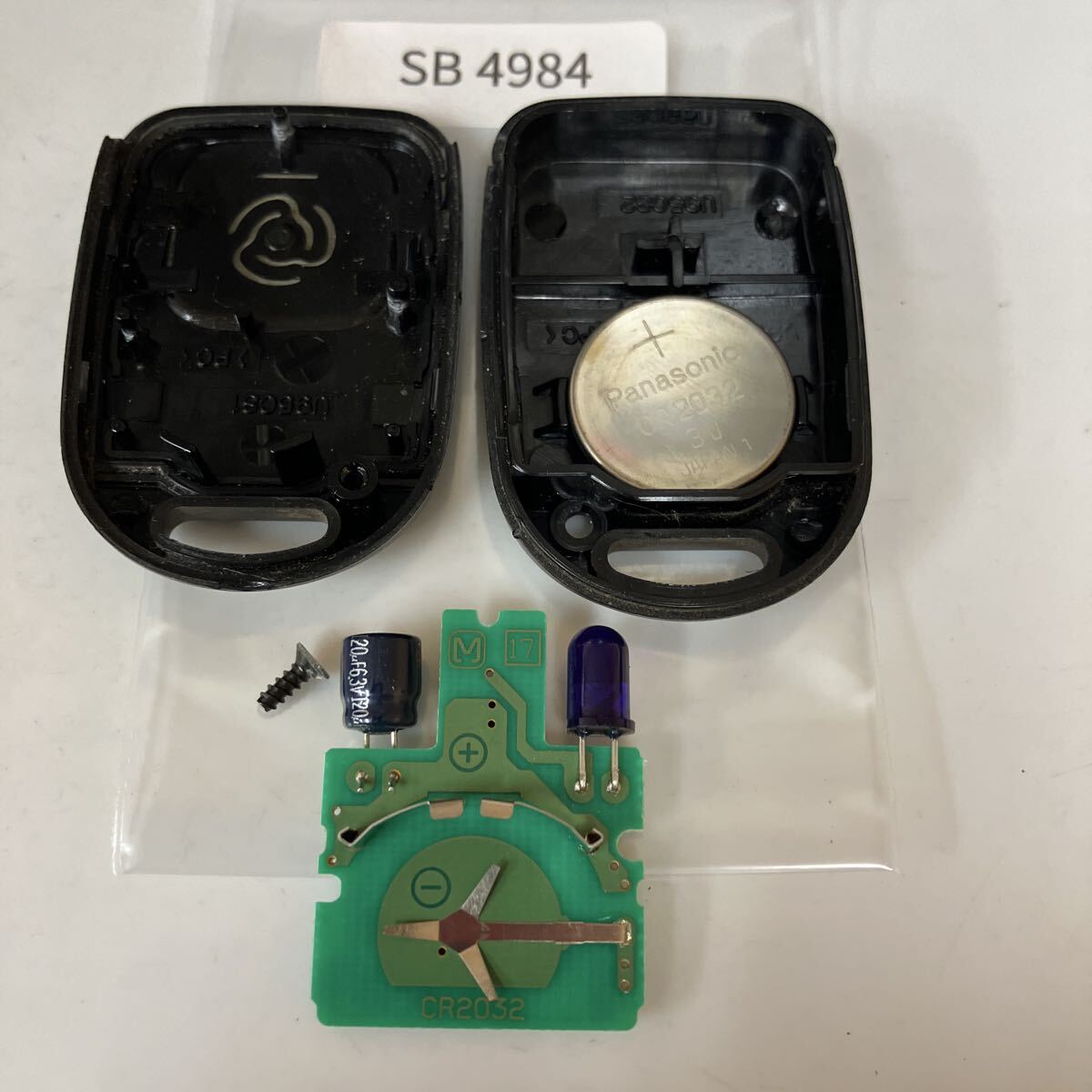 SB4984 スバル 純正 キーレス プレオ EN07 赤外線(xiàn)式 ヴィヴィオ サンバー KK3 KK4 RA1 RA2 TV1 TW1等　1ボタン