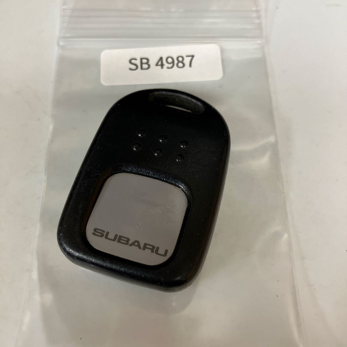 SB4987 スバル 純正キーレス プレオ EN07 赤外線式 ヴィヴィオ サンバー KK3 KK4 RA1 RA2 TV1 TW1等　1ボタン