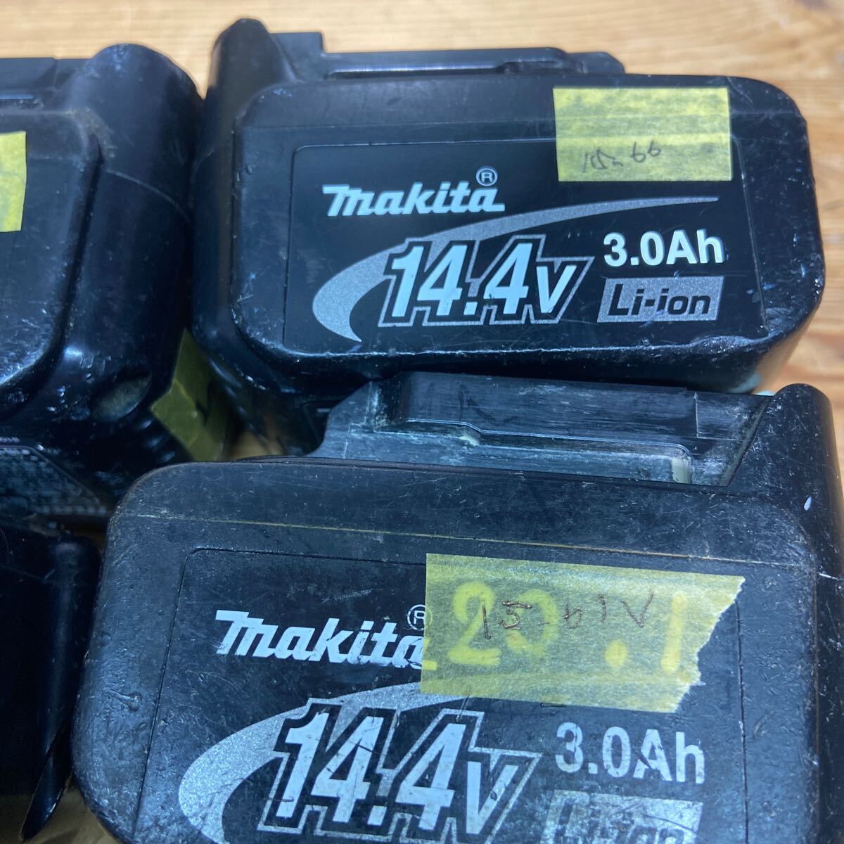 makita マキタ　BL1430 14.4v バッテリー4つとおまけ_画像3
