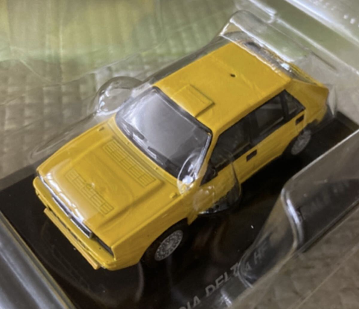 宮5Y★CM's ラリーカーコレクション 1/64★ランチア デルタ HF インテグラーレ 16V LANCIA DELTA INTEGRALE★ベンチ大★スペシャルカラー_画像2