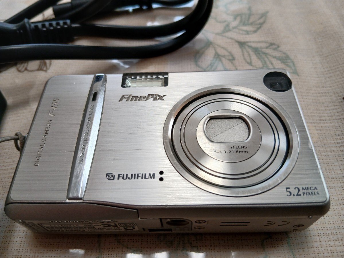  FUJIFILM 富士フイルム FinePix F455 S デジタルカメラ シルバー