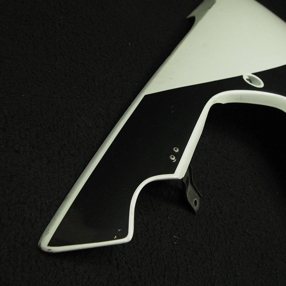 ●●●TZR250R (3XV) ヤマハ純正品サイドカウル左側！ ヤマハ TZR250R 3XV サイドカウル アンダーカウル 左 割れあり 3XV