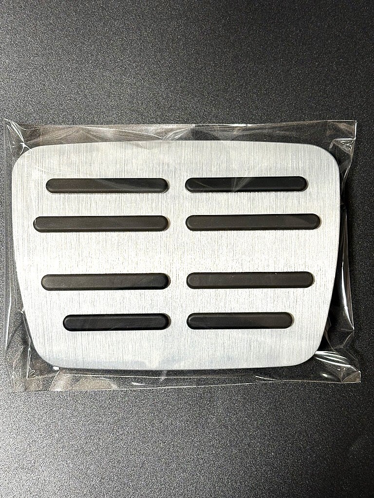 ポルシェ PORSCHE 初代 マカン Macan 95B型用 アルミペダル メタルペダル アクセル ブレーキ ペダルカバーセット_画像5