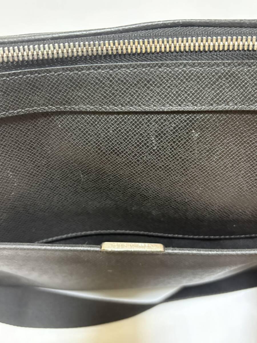 即決★LOUIS VUITTON ルイ ヴィトン タイガ アントン メッセンジャーMM ショルダーバッグ レザー アルドワーズ M33429 通勤通学_画像8