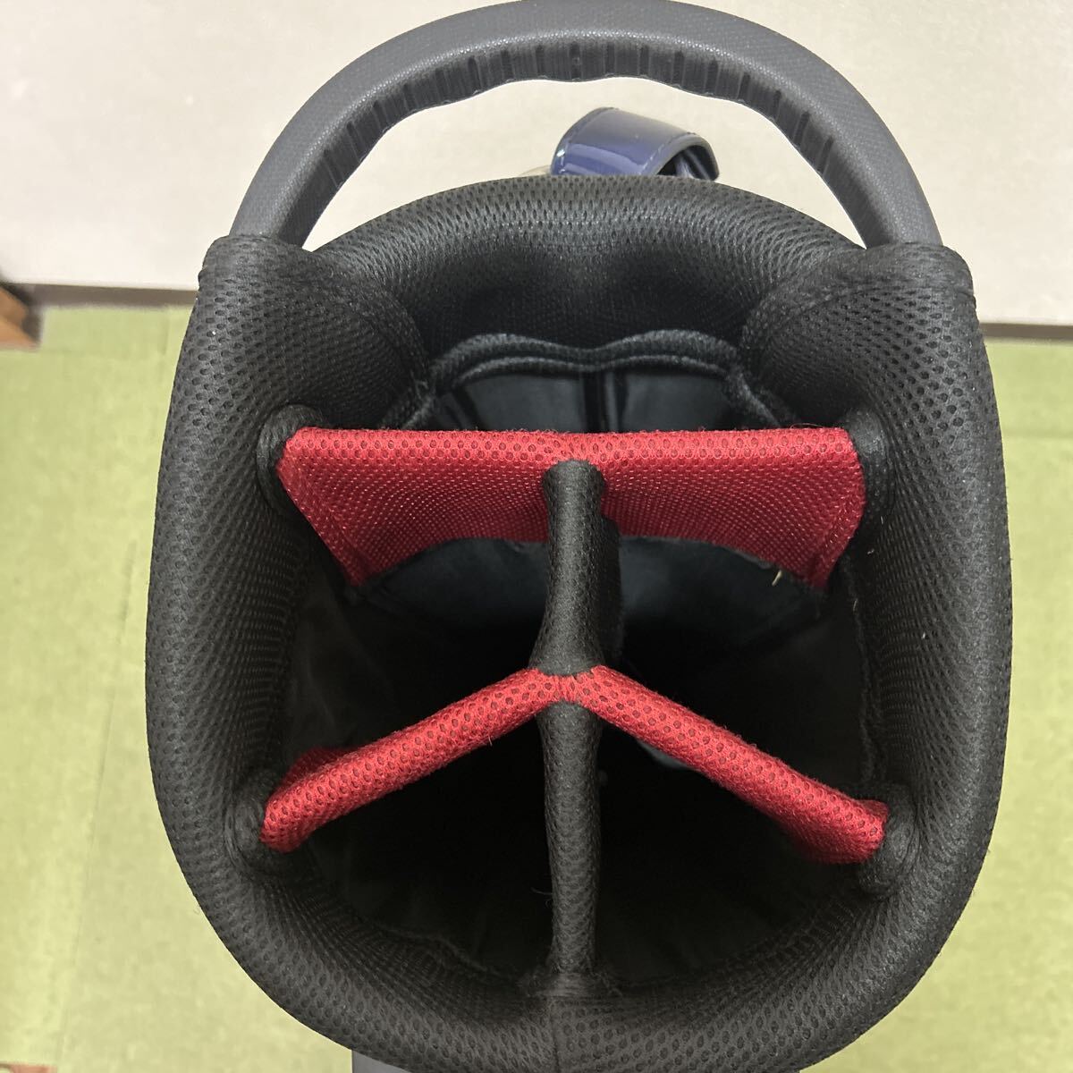 B422 状態良好 and per se スタンドキャディーバック エナメル素材 人気カラー_画像7