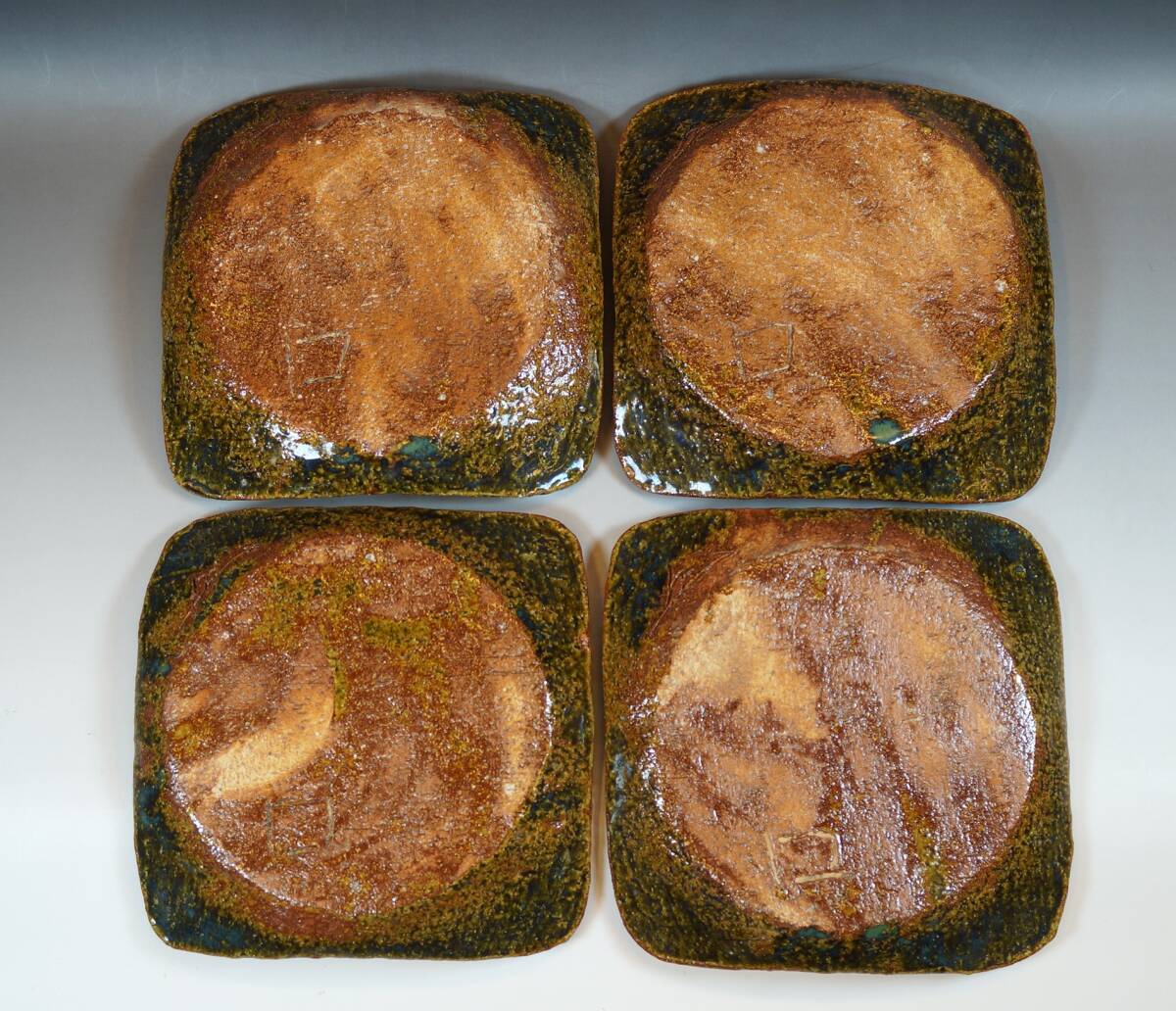 ■壱■小泉蔵珍 蔵珍窯 小泉蔵珍 魯山人写 織部四方丸文平向付 四客揃 縦横 20cm×19.5cm 高さ 4.5cm 共箱 共布 茶道具 茶懐石 真作保証■_画像9