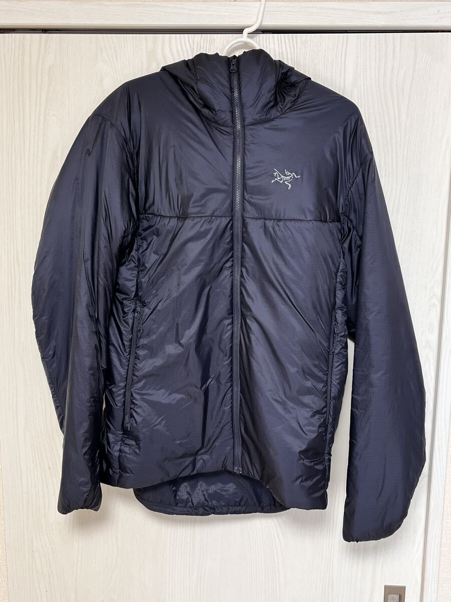 【極美品】正規品 アークテリクス ニュークレイフーディ メンズ MサイズBlack Sapphire紺色 中古