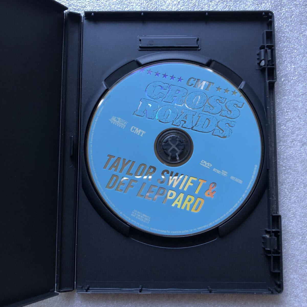 【 洋楽 貴重品 中古 DVD 】TAYLOR SWIFT & DEF LEPPARD テイラースイフト デフレパード CMT CROSSROADS 輸入盤 NTSC セル版 他多数出品中_画像2