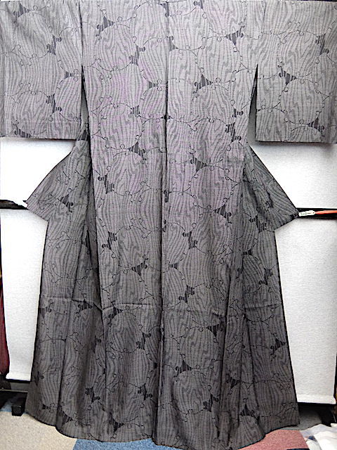 大人気新品 14300)黒雪輪文 夏大島単衣 身丈165 袖丈48,5 裄69,5 前巾