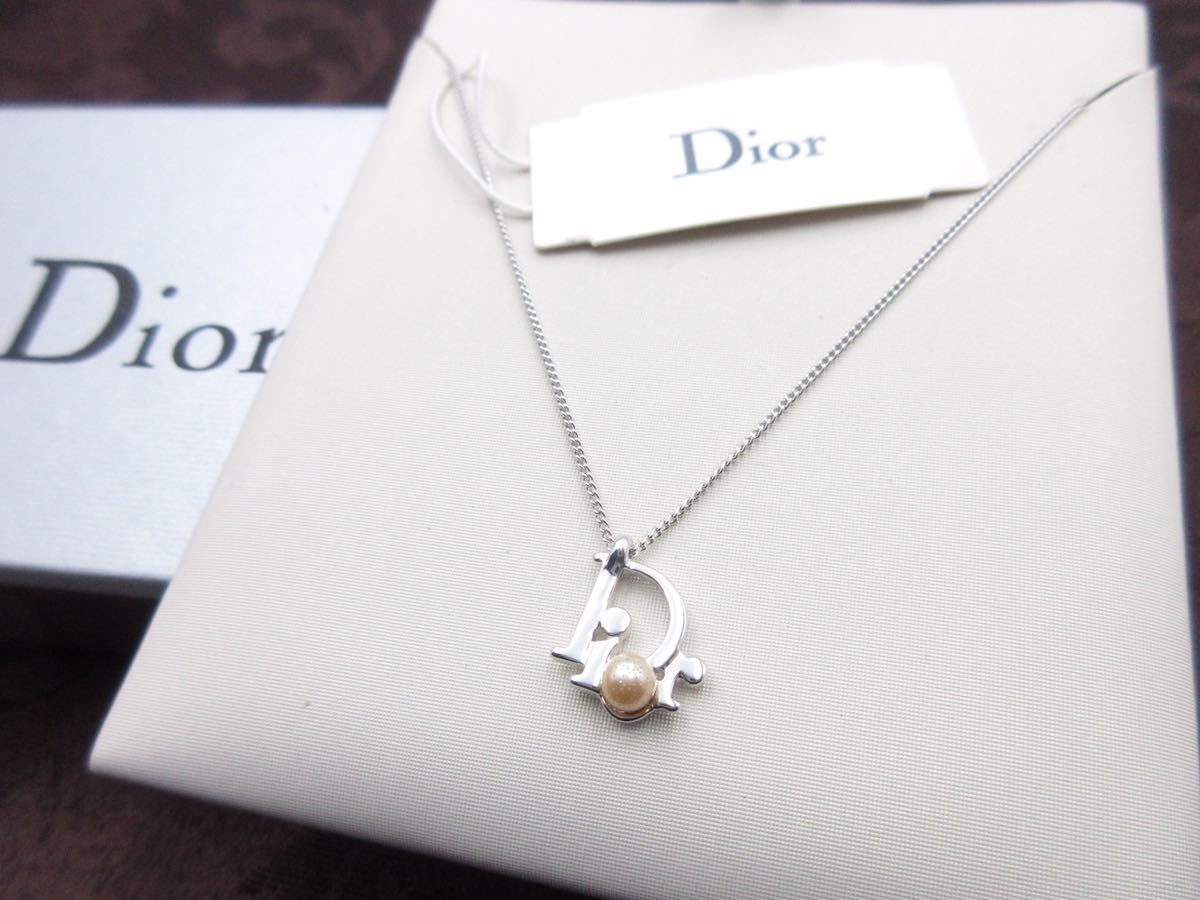 ほぼ未使用】☆タグ付き Christian Dior ネックレス フェイク ほぼ未使用】☆タグ付き Christian Dior ネックレス フェイク