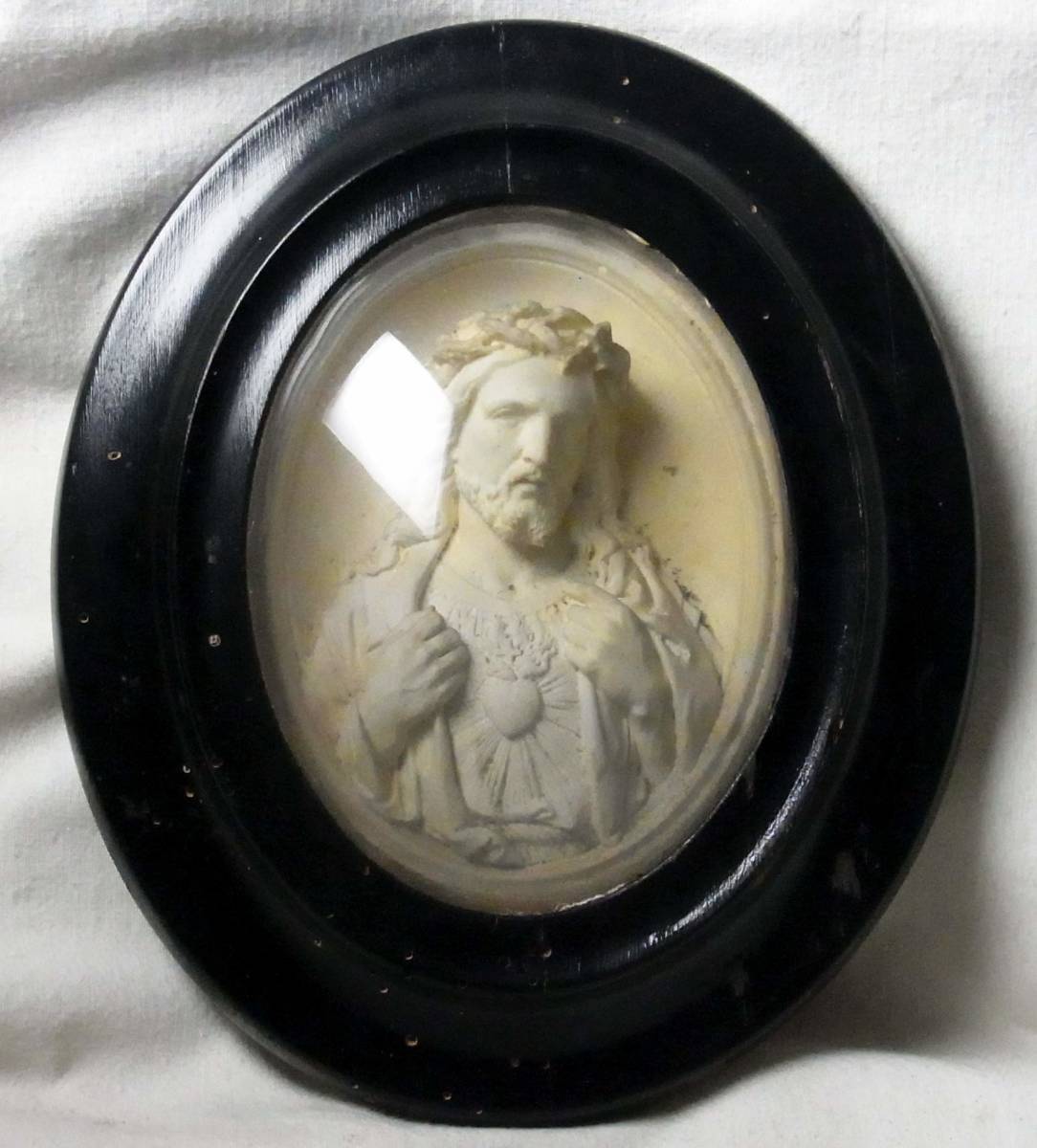 19世紀後期 フランスアンティーク 茨の冠のイエスキリスト像 聖心 ガラスカバー付きメダイヨン 黒木額 楕円 聖像 宗教美術_画像9
